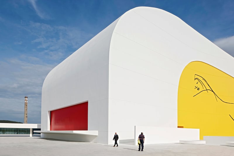 galleries/2012/12/07/the-life-and-work-of-brazilian-architect-oscar-niemeyer-photos/niemeyer-center-aviles-spain2_btuim2