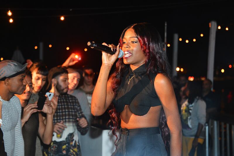 galleries/2012/12/09/art-basel-miami-2012-s-best-parties-chanel-terrywood-more-photos/azealia-banks-best-of-art-basel-2012_ichaib