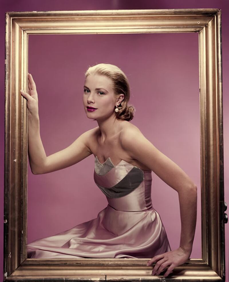 galleries/2014/09/15/a-look-back-at-fashion-legend-erwin-blumenfeld-photos/erwin-blumenfeld-8_a9ci2l