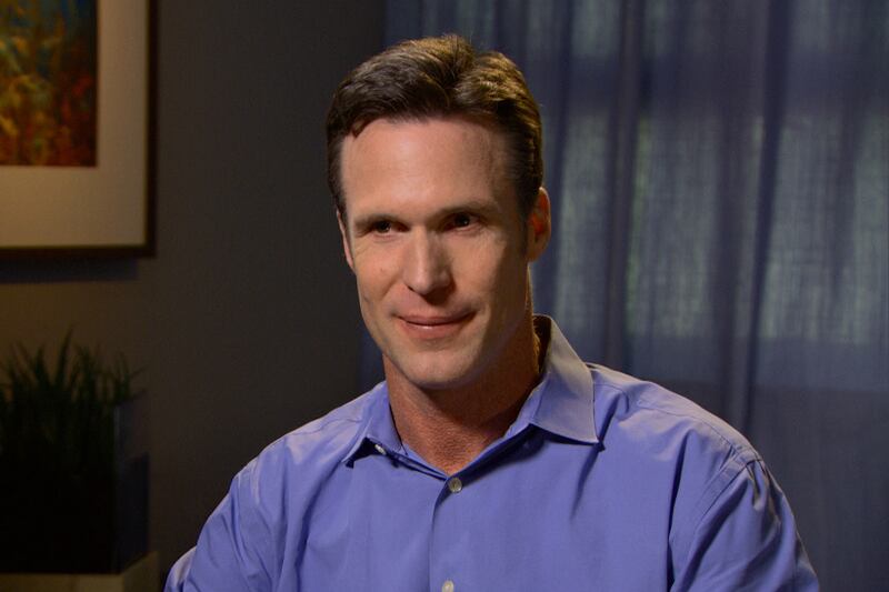 articles/2013/04/08/l-a-shrinks-a-television-writer-discovers-his-shrink-is-on-a-bravo-reality-show/130408-la-shrinks-greg-chessler-tease_krpqhw
