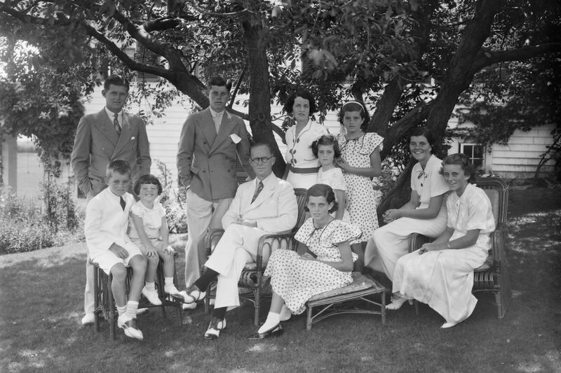 galleries/2013/05/26/the-kennedys-in-summer-whites/130524-kennedy8-tease_bcr73b