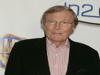170610-batman-adam-west-dead-cheat_he5729
