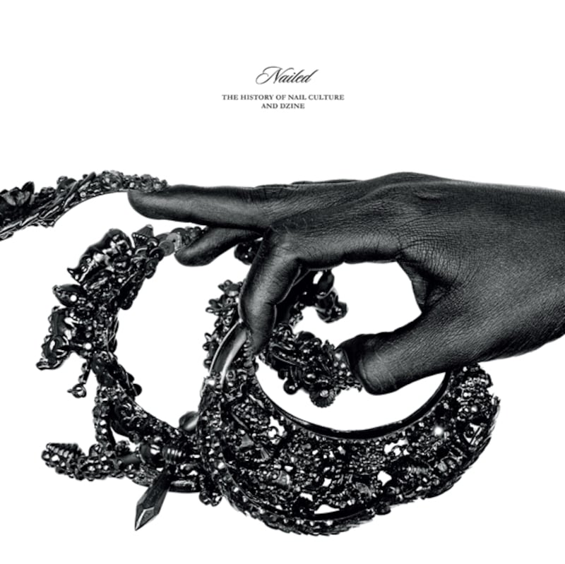galleries/2011/12/08/dzine-book-craziest-nails-photos/cover-dzine-nails-book_ol7who