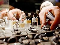 articles/2011/12/07/london-ngo-quits-the-kimberley-process-over-thriving-blood-diamond-trade/blood-diamonds-holiday-season-campbell_yffa2s