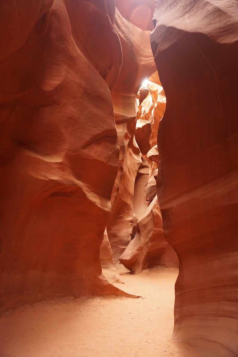 200207-Golokhov-Antelope_Canyon-embed-01_qevegz
