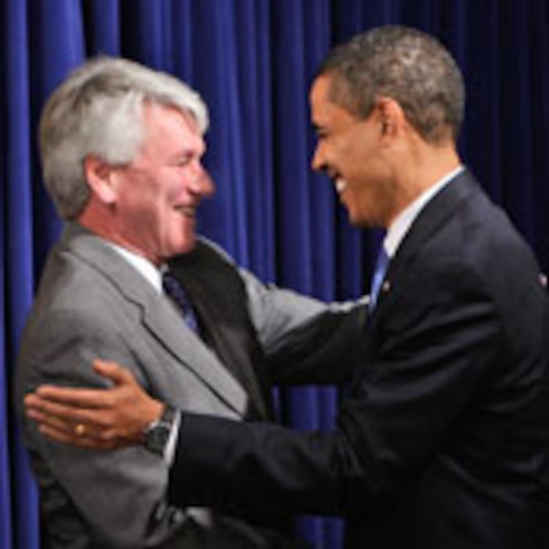 articles/2009/11/16/the-assassination-of-greg-craig/clemons-craig_63180_ulufpp