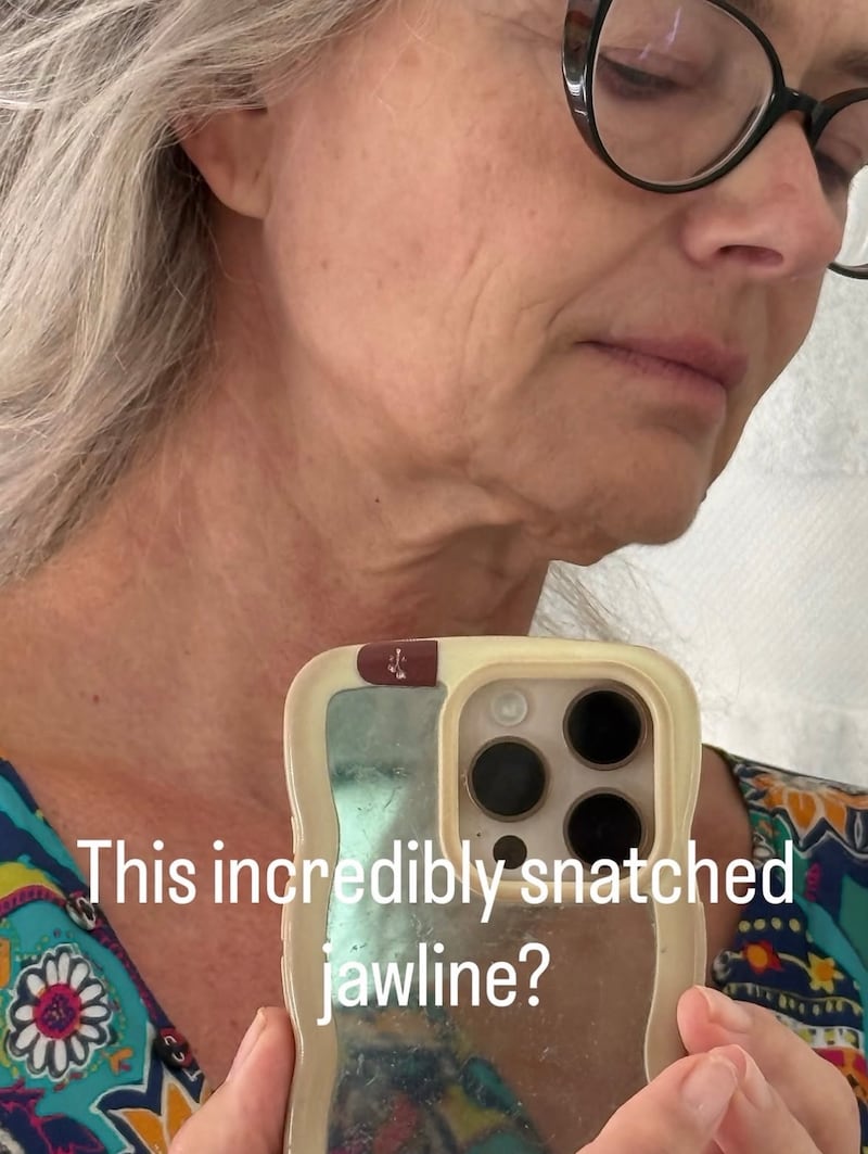 Paulina Porizkova zoomed in to show her jawline.