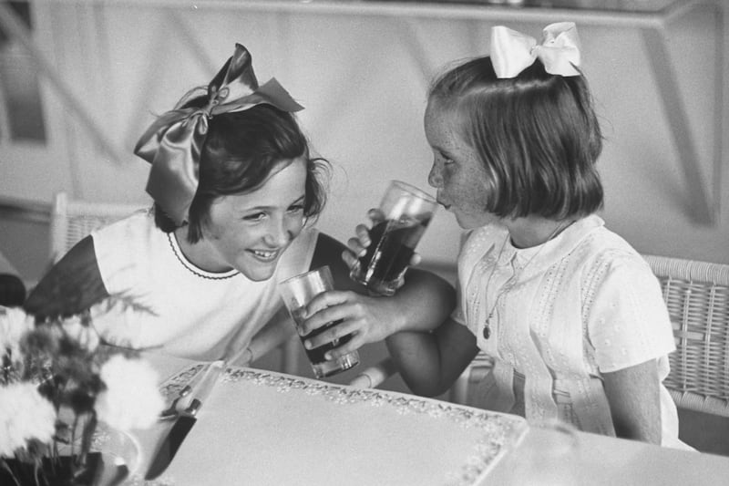 galleries/2013/05/26/the-kennedys-in-summer-whites/130524-kennedy10_szrfcb