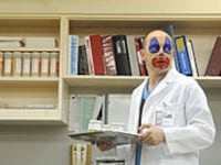 articles/2008/12/09/playing-doctor-with-rob-corddry/rob-corddry_7059_dptobe