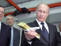 articles/2014/03/20/did-russia-just-dump-a-huge-amount-of-u-s-government-bonds/140319-gross-bonds-tease_ftlupc