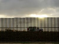 cheats/2017/04/05/builders-submit-trump-border-wall-plans/170405-border-fence-proposals_dtning