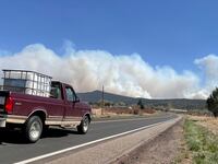 2022-04-29T213636Z_2112355977_RC29XT9XDLP5_RTRMADP_3_USA-WILDFIRE_cxqp6l