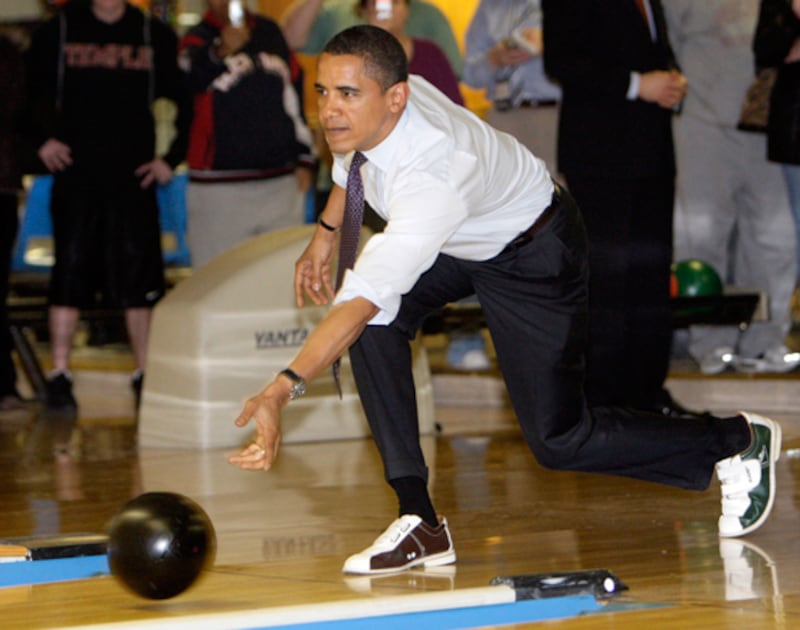 galleries/2010/02/16/politicians-bowling/politicians-bowling---obama_ngzo9w