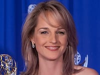 PASADENA, CALIFORNIA - SEPTEMBER 08 : Winner Helen Hunt backstage at the Emmy Awards Show, September 8,1996 in Pasadena, California. (Photo by Bob Riha, Jr./Getty Images)
