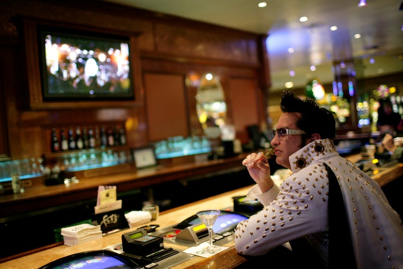galleries/2011/10/31/america-s-30-brokest-cities-photos/brokest-cities-30-las-vegas_oo1ohb