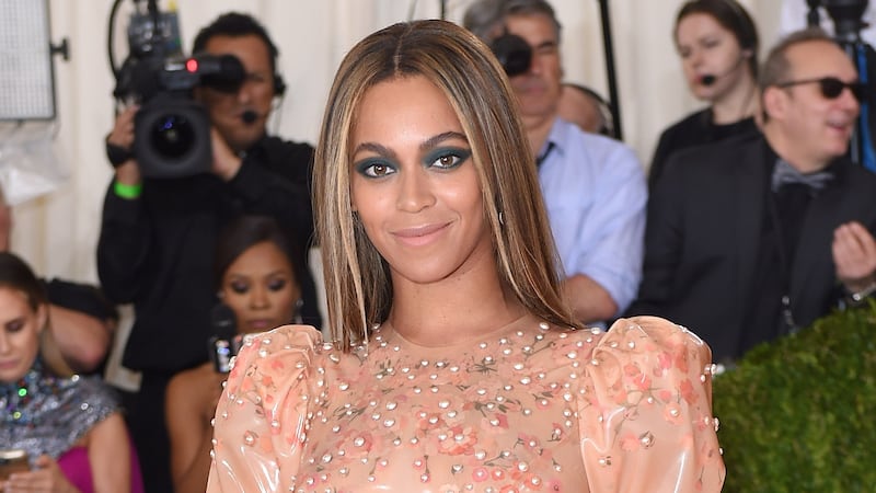 NEW YORK, NY - MAY 02: Beyonce arrives for the "Manus x Machina: Fashion In An Age Of Technology" Costume Institute Gala at Metropolitan Museum of Art on May 2, 2016 in New York City.