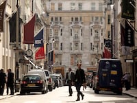 220915-london-shopping-tease_ojmunp