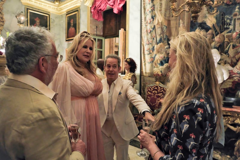 221202-jennifer-coolidge-lotus-embed-03_ntwqrt