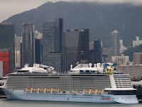 2021-10-22T024238Z_251888518_RC2QEQ9IBAES_RTRMADP_3_HEALTH-CORONAVIRUS-HONGKONG_yxzyjj