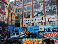 articles/2013/11/19/new-york-loses-graffiti-landmark/131119-5-pointz-erased_r2ys9g