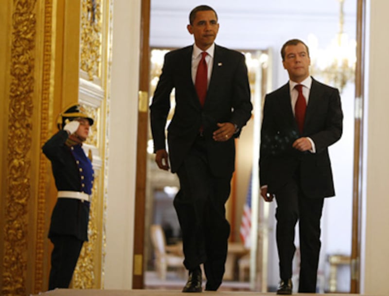 articles/2009/07/08/russias-ticking-time-bomb/obama-russia-medvedev_i6e36n