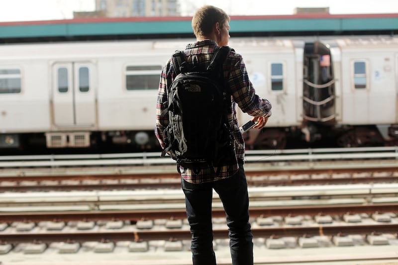 articles/2013/07/05/young-americans-are-abandoning-car-ownership-and-driving/130703-oconnor-tease_ixnrbp