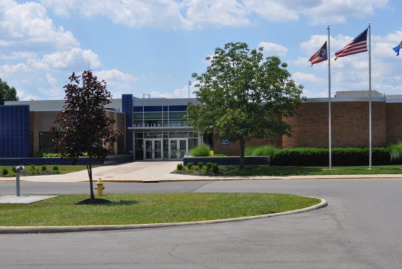 galleries/2013/05/06/top-25-high-schools-midwest/130502-madeira_zzisgb