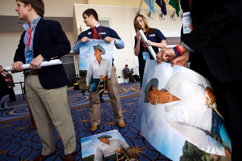 articles/2013/03/16/more-sarah-palin-than-ronald-reagan-cpac-s-paranoid-style/130316-avlon-cpac-paranoid-tease-embed_nbxvnn