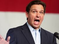 2023-05-31T014902Z_553205376_RC2C91AWEMX2_RTRMADP_3_USA-ELECTION-DESANTIS_mhlmyk