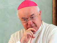 articles/2015/08/28/vatican-s-no-1-pervert-priest-dies-suddenly-in-vatican-city/150828-nadeau-vatican-tease_xcn12x