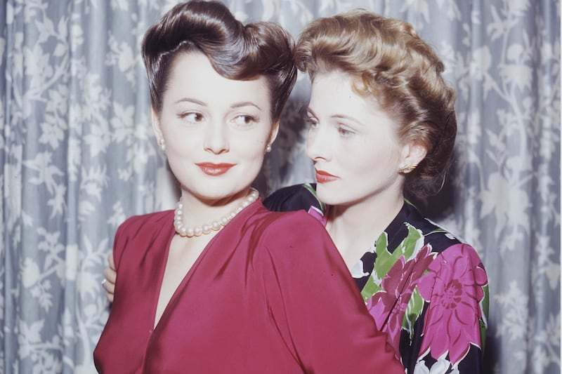 articles/2013/12/17/joan-fontaine-and-olivia-de-havilland-s-epic-sibling-rivalry/131216-goff-joan-fontaine-sibling-rivalry_vbctev