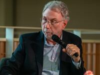 Los Angeles, CA - October 11: Former Washington Post editor Martin Baron speaks at the University of Southern California Wallis Annenberg Hall on Wednesday, Oct. 11, 2023, in Los Angeles, CA. Baron participated in the Los Angeles Times Book Club event to discuss his new book new book 'Collision of Power'.