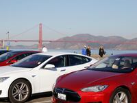 articles/2013/11/11/tesla-wins-even-when-it-s-losing/131111-tesla-gross-tease_wqse5w