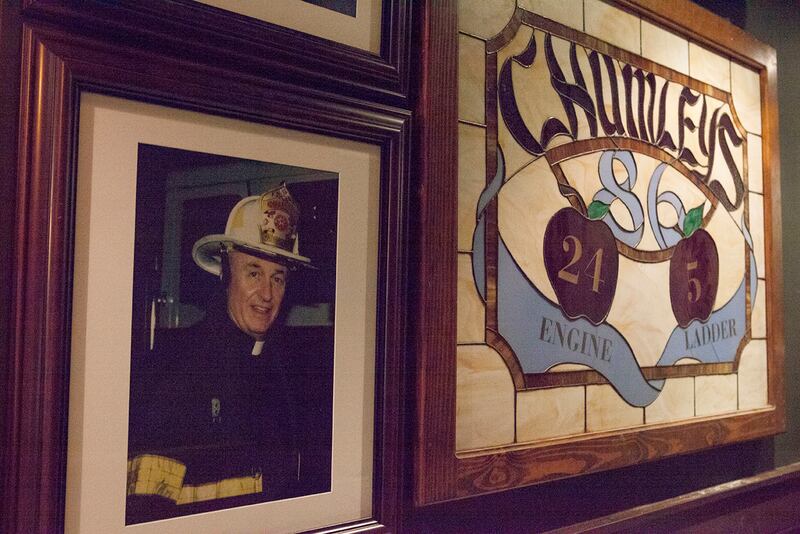 articles/2016/08/30/the-second-act-of-legendary-greenwich-village-bar-chumley-s/160829-drink-food-return-of-chumleys-embed-2_tkwwca