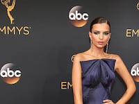 articles/2017/03/20/emily-ratajkowski-s-swimming-pics-and-a-naked-attempt-to-break-the-internet/160918-68-Annual-Emmy-Gallery-08_czjswm