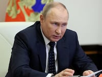 2022-05-20T135921Z_505628481_RC21BU986AI8_RTRMADP_3_UKRAINE-CRISIS-RUSSIA-PUTIN_e8qwno