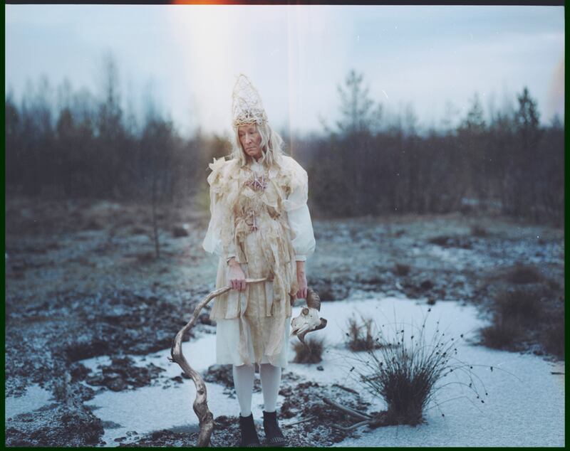 galleries/2015/02/03/gorgeous-dark-russian-fairy-tales-photos/150203-russian-fairy-tale-08_uoar0t