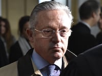 articles/2016/01/06/how-wives-brought-down-the-wildenstein-art-empire/160105-kennedy-art-scandal-tease_r1pzak