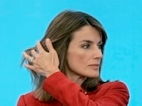 articles/2016/03/19/texting-scandal-rocks-spain-s-king-and-queen/160319-sykes-spanish-queen-tease-2_kmipdc