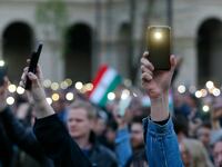 cheats/2017/04/10/thousands-of-hungarians-rally-to-save-soros-university/170409-hungary-protest-university-cheat_bq56do