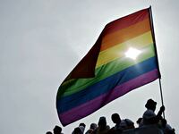 cheats/2017/03/31/rainbow-flag-creator-gilbert-baker-dead-at-65/170331-lgbt-flag-cheat_w4c8a7