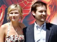 cheats/2010/01/11/maguire-out-of-spider-man-4/sx-top---spiderman-dunst-and-maguire_oaxt2p