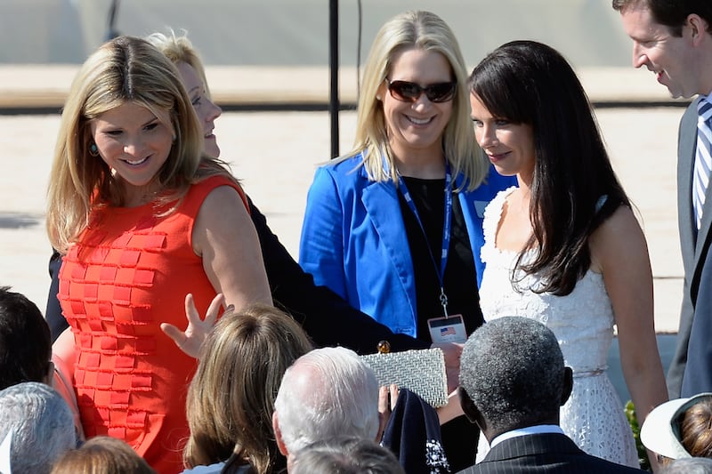 galleries/2013/04/25/look-who-went-to-the-bush-library-opening-ceremony-photos/bush-library-06_pjzyz9
