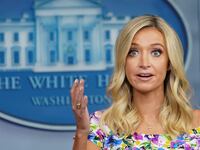 2020-07-01T000000Z_279691740_RC2LKH9UVH4J_RTRMADP_3_USA-TRUMP_eyut85