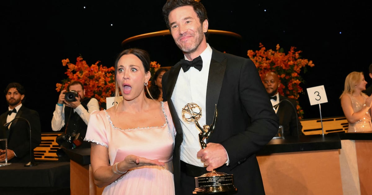 Kaley Cuoco begrüßt zweites Kind mit Emmy-Preisträger
