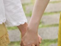 articles/2010/06/21/growing-up-with-lesbian-moms-by-ry-russo-young/russo-young-lesbian-moms_107867_qtom9x