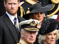 2022-09-19T134258Z_164608864_RC2CKW9S25YN_RTRMADP_3_BRITAIN-ROYALS-QUEEN_dlu6fa