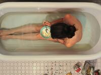 articles/2014/05/27/an-artist-explores-the-complicated-relationship-between-women-and-food/140526-cunningham-lee-price-tease_cgbwer