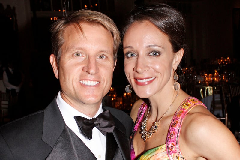 articles/2012/11/21/scott-broadwell-proves-to-be-a-class-act-in-the-wake-of-his-wife-s-affair/good-husband-scott-broadwell-daly_pfnpxf