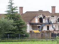 articles/2016/03/17/prince-andrew-s-house-and-old-royal-life-lies-in-ruins/150617-sykes-Sunninghill-Park-tease_mw8me6
